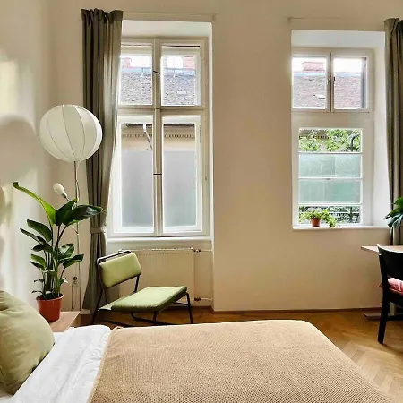 Apartment Your Charming And Spacious Historical Budapest